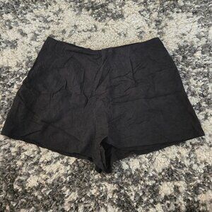 Lucca Couture High-Waisted Textured Shorts | Size 2 | Black
